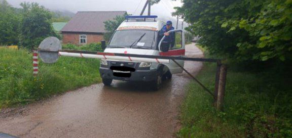 В Дефановке с "обочичниками" борются с помощью шлагбаумов 1 1000161063 Туапсе инфо
