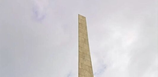 «Горбатый» памятник останется туапсинцам навсегда?!
