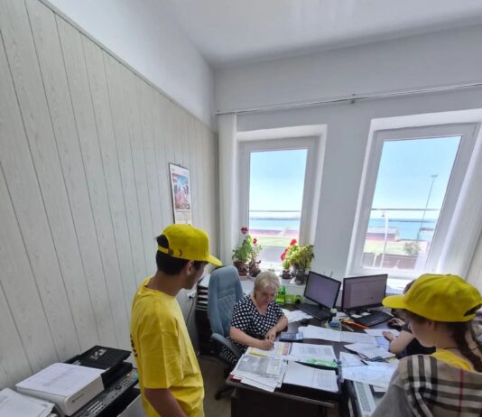 Активисты партии СР начали сбор подписей
